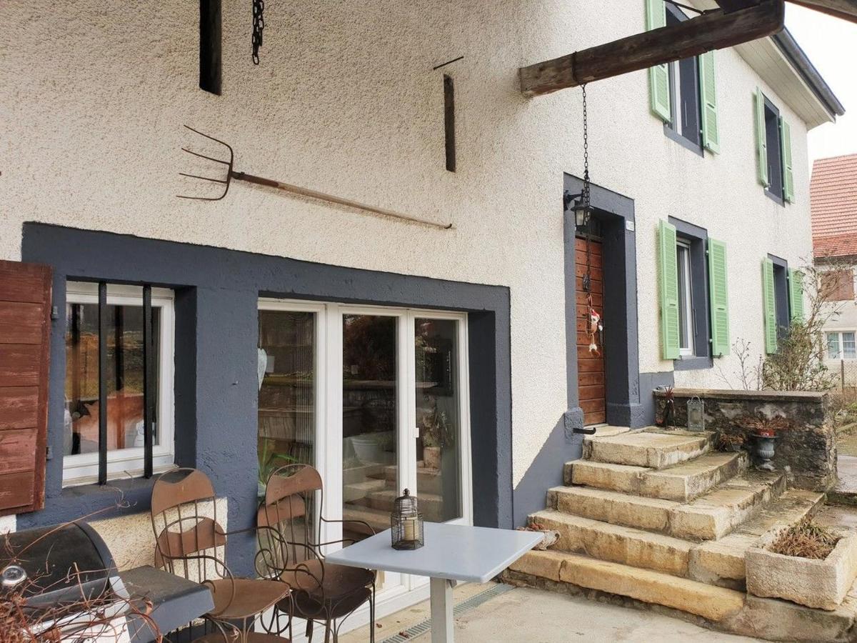 Au Petit Bonheur Bed & Breakfast Courgenay Exterior photo